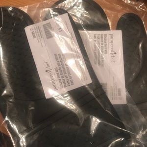 Pampered Chef oven mitt set